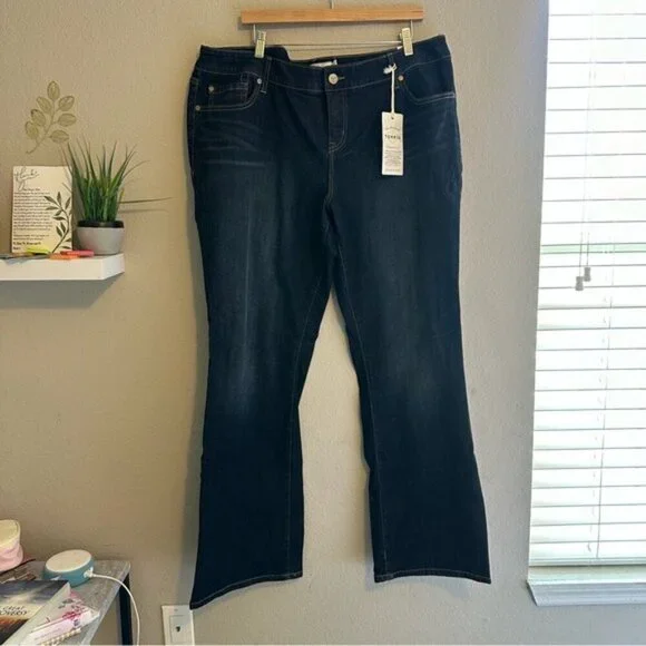 Torrid Luxe Slim Boot Jeans 20R NWT Dark Wash Stretch Denim Curve Love Fit - Picture 2 of 11